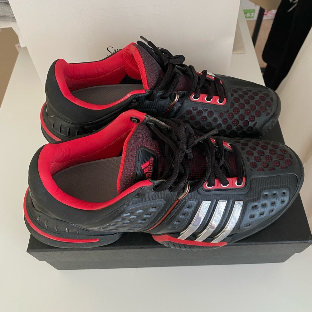 Adidas Men’s athletic tennis sneakers, size 40